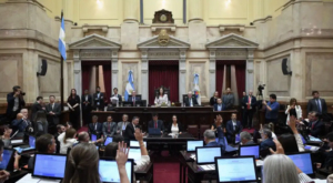Milei logró media sanción para cancelar una deuda con holdouts y reabre el debate sobre los compromisos financieros del Estado